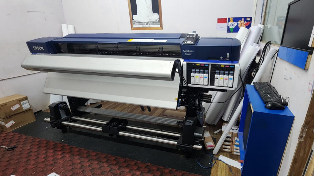 (6)flex and vinyl printer sure color s60670
